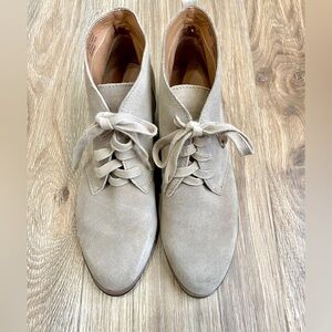 Susina Reid Sand SuedeWedge Lace Up Ankle Boots  Sz 8.5  EUC